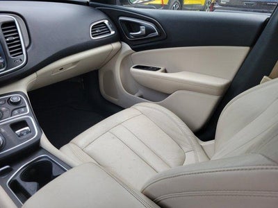 2017 Chrysler 200 Limited Platinum FWD