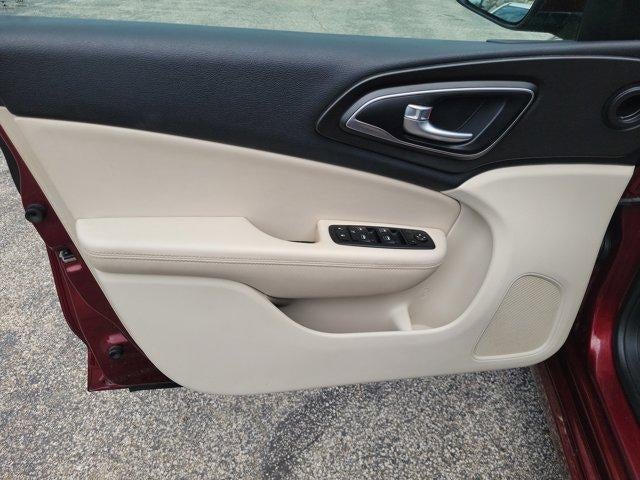 2017 Chrysler 200 Limited Platinum FWD