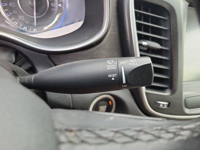 2017 Chrysler 200 Limited Platinum FWD