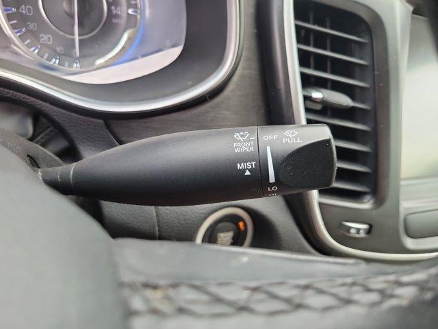 2017 Chrysler 200 Limited Platinum FWD