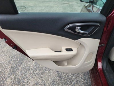 2017 Chrysler 200 Limited Platinum FWD