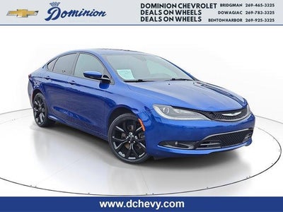 2016 Chrysler 200 4dr Sdn S FWD