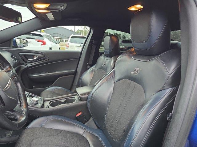 2016 Chrysler 200 4dr Sdn S FWD