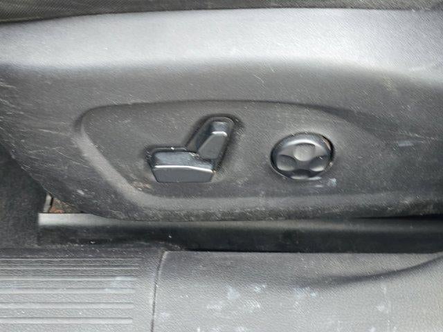 2016 Chrysler 200 4dr Sdn S FWD