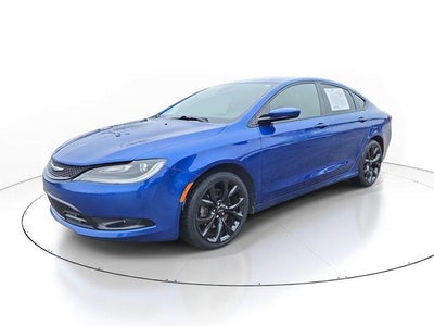 2016 Chrysler 200 4dr Sdn S FWD