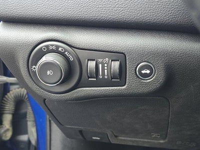 2016 Chrysler 200 4dr Sdn S FWD