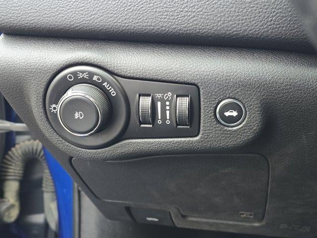 2016 Chrysler 200 4dr Sdn S FWD