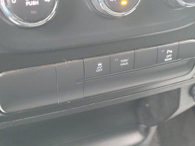 2022 RAM 1500 Classic Express 4x4 Quad Cab 6'4" Box