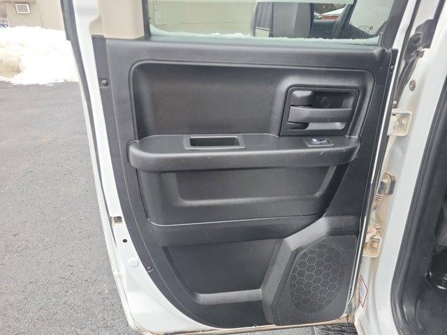 2022 RAM 1500 Classic Express 4x4 Quad Cab 6'4" Box