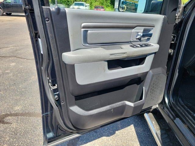 2015 RAM 1500 4WD Crew Cab 5.7 Ft Box Big Horn