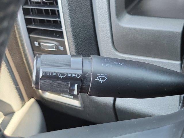 2015 RAM 1500 4WD Crew Cab 5.7 Ft Box Big Horn