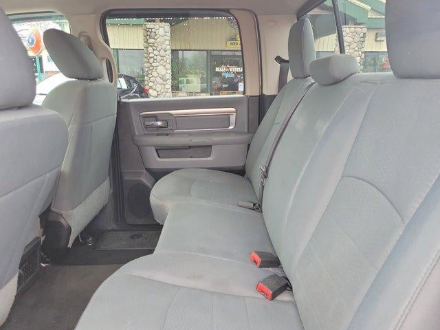 2016 RAM 1500 4WD Crew Cab 5.7 Ft Box Big Horn