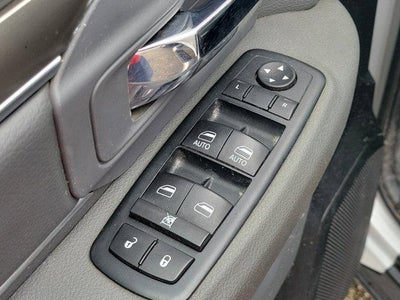 2016 RAM 1500 4WD Crew Cab 5.7 Ft Box Big Horn