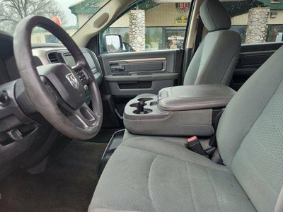 2016 RAM 1500 4WD Crew Cab 5.7 Ft Box Big Horn