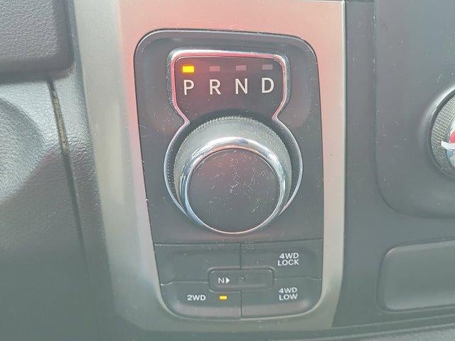 2016 RAM 1500 4WD Crew Cab 5.7 Ft Box Big Horn