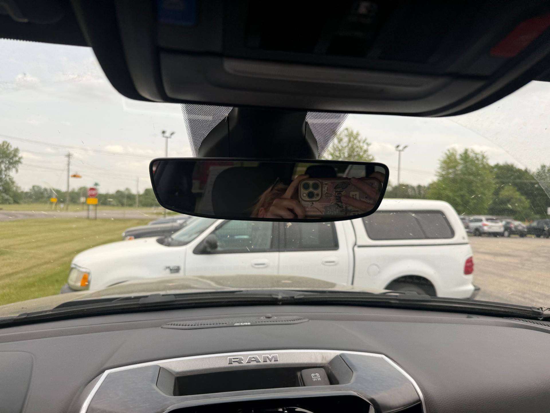 2023 RAM 1500 Big Horn 4x4 Crew Cab 5'7" Box