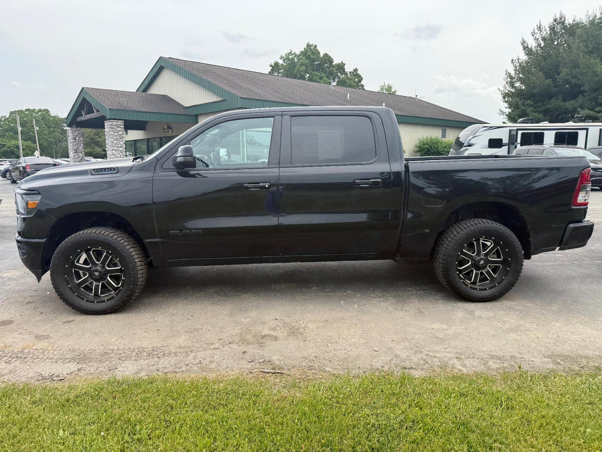 2023 RAM 1500 Big Horn 4x4 Crew Cab 5'7" Box
