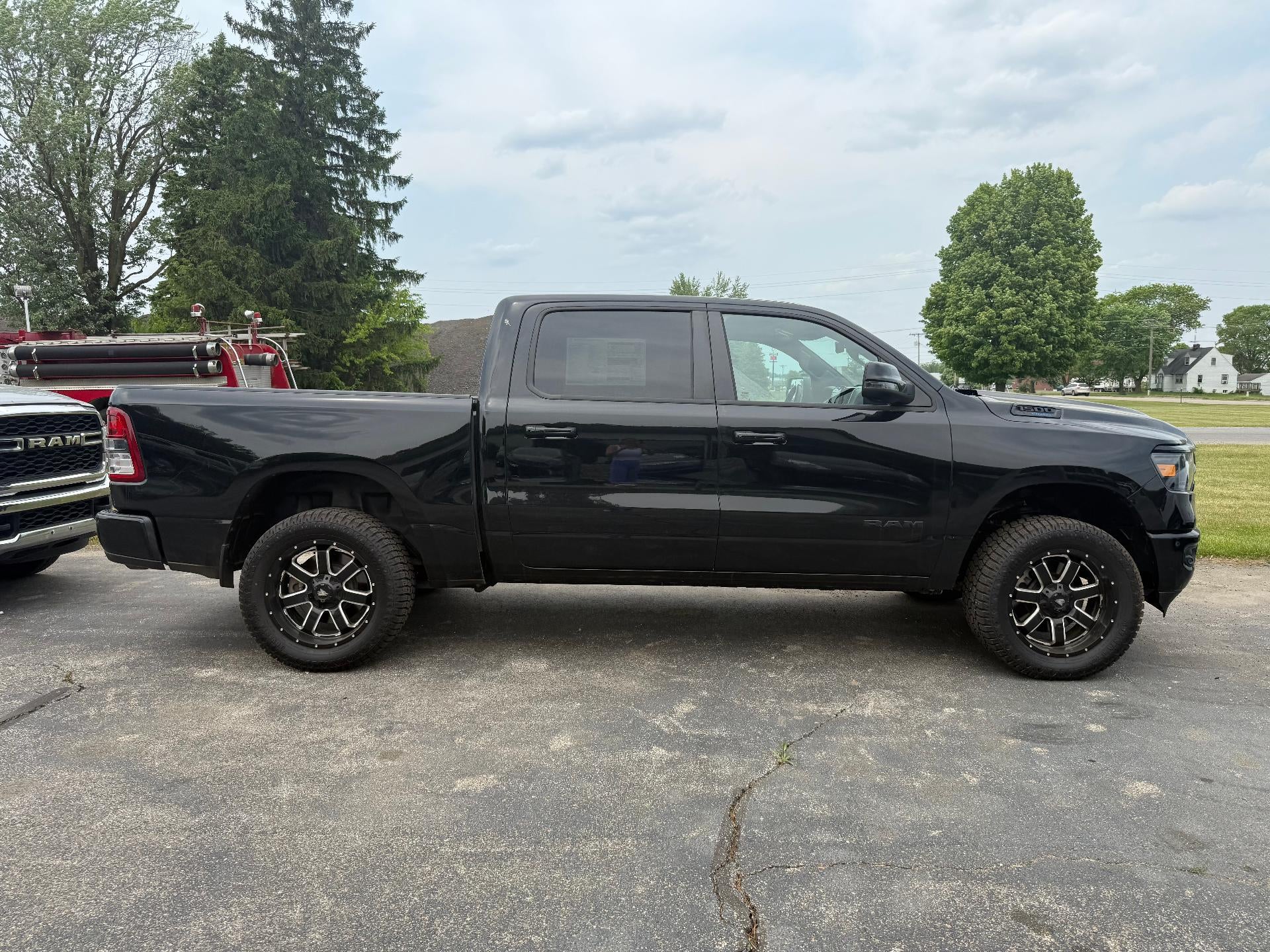 2023 RAM 1500 Big Horn 4x4 Crew Cab 5'7" Box