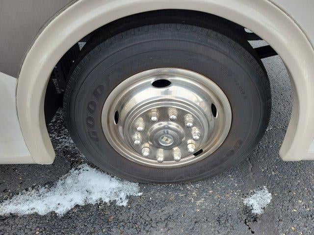 2015 Ford Super Duty F-53 Motorhome Stripped Chassis 158" DRW