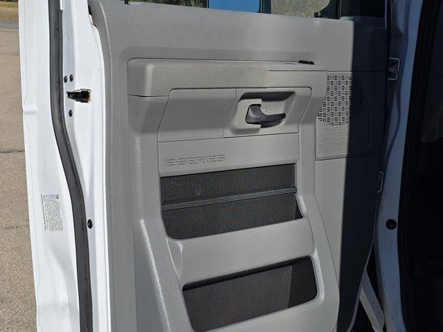 2024 Ford E-Series Cutaway E-350 SRW 138" WB