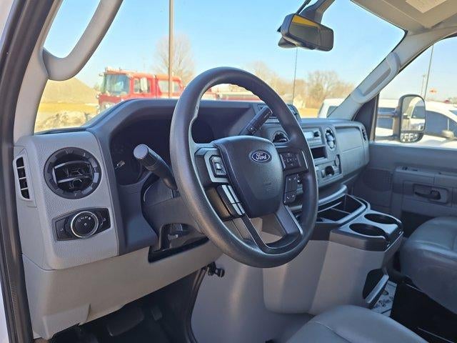 2024 Ford E-Series Cutaway E-350 SRW 138" WB