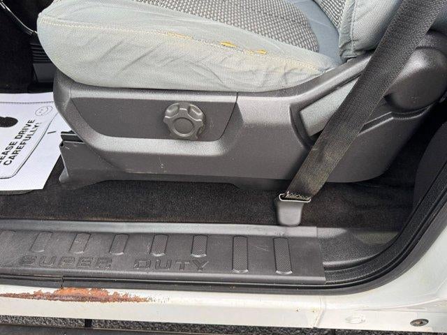 2016 Ford Super Duty F-250 SRW 4WD Crew Cab 6-3/4 Ft Box XL
