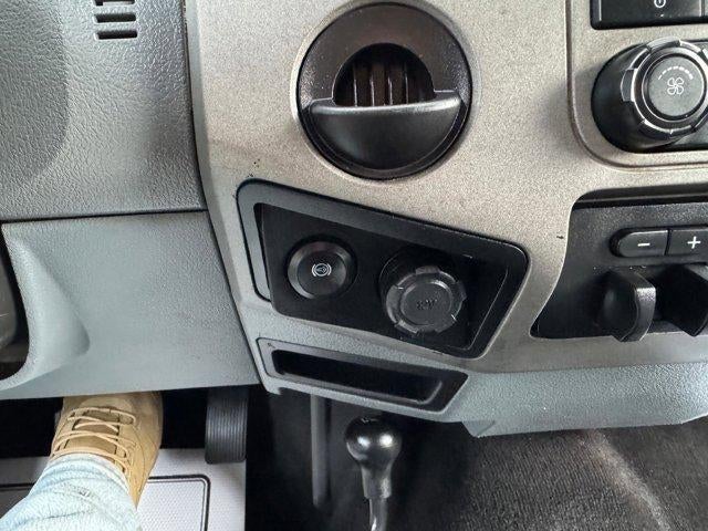 2016 Ford Super Duty F-250 SRW 4WD Crew Cab 6-3/4 Ft Box XL