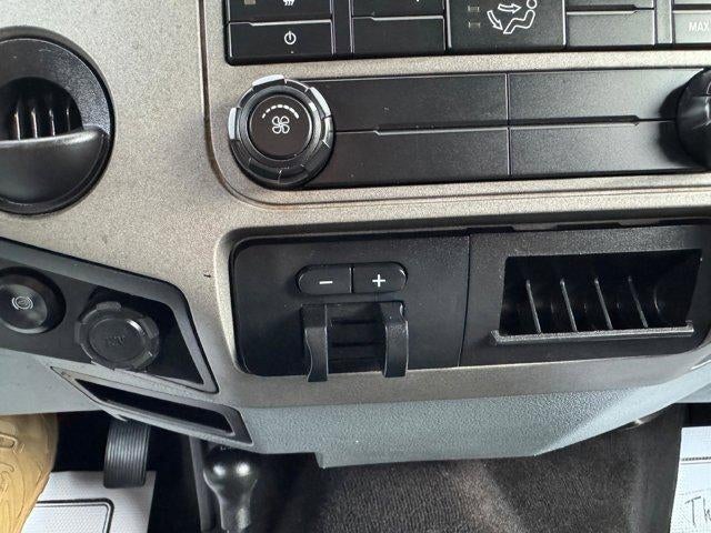 2016 Ford Super Duty F-250 SRW 4WD Crew Cab 6-3/4 Ft Box XL