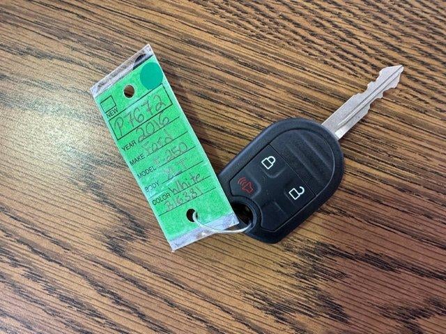 2016 Ford Super Duty F-250 SRW 4WD Crew Cab 6-3/4 Ft Box XL