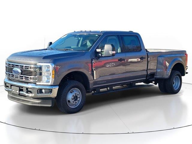 2025 Ford SUPER DUTY F-350 DRW XL 4WD Crew Cab 8' Box