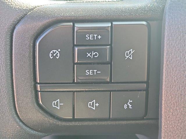 2025 Ford SUPER DUTY F-350 DRW XL 4WD Crew Cab 8' Box