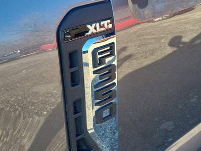 2025 Ford SUPER DUTY F-350 DRW XL 4WD Crew Cab 8' Box