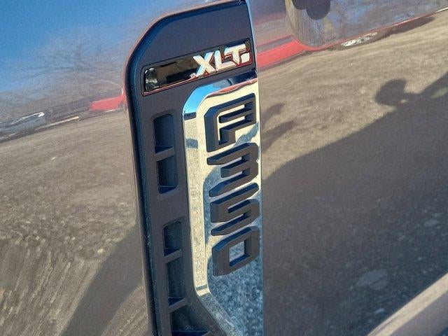 2025 Ford SUPER DUTY F-350 DRW XL 4WD Crew Cab 8' Box