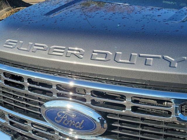 2025 Ford SUPER DUTY F-350 DRW XL 4WD Crew Cab 8' Box