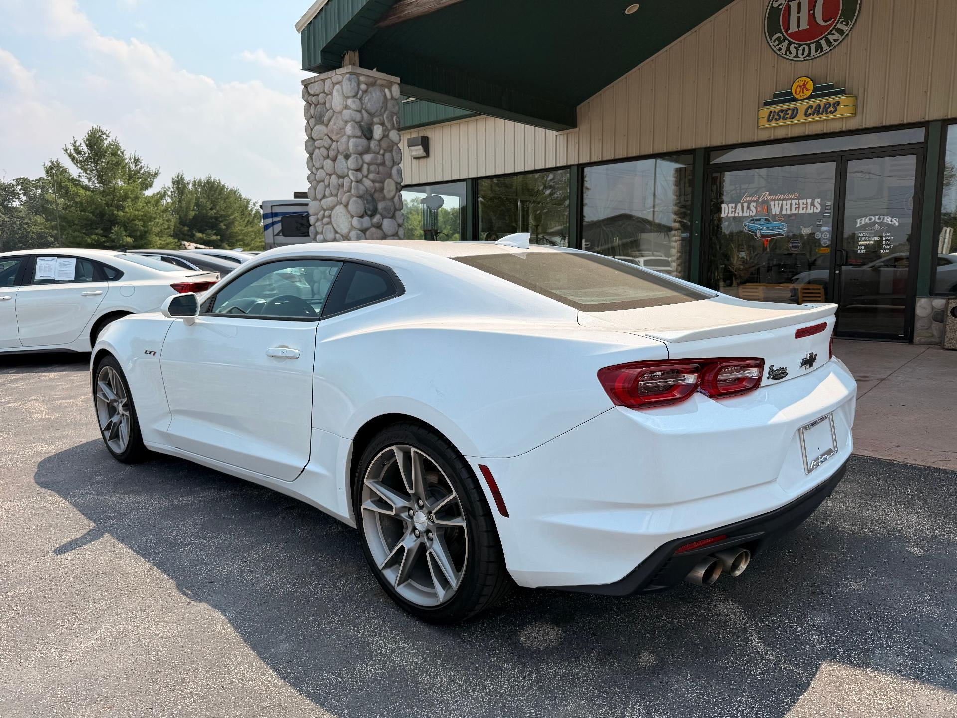 2021 Chevrolet Camaro 2dr Coupe LT1