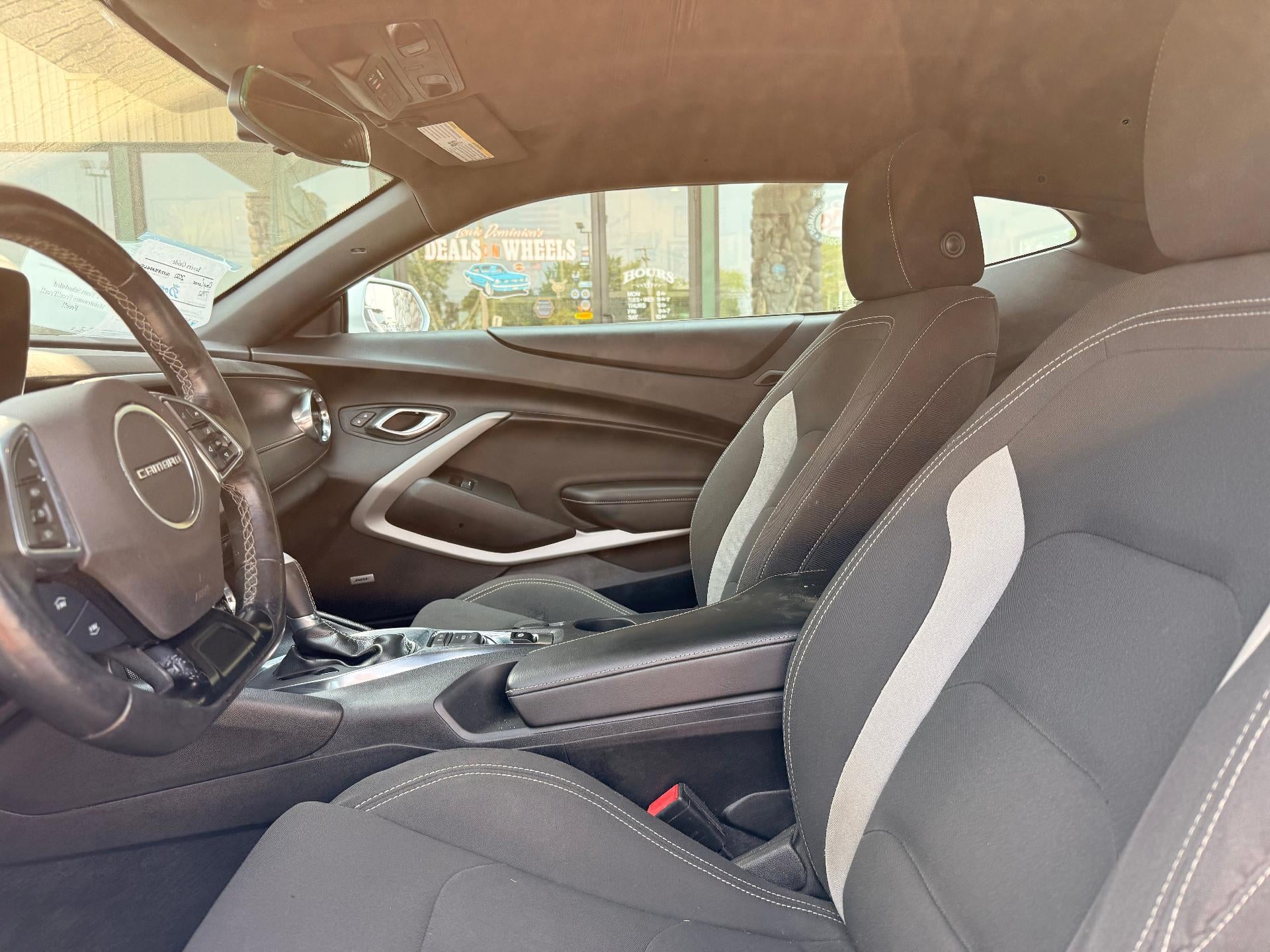 2021 Chevrolet Camaro 2dr Coupe LT1