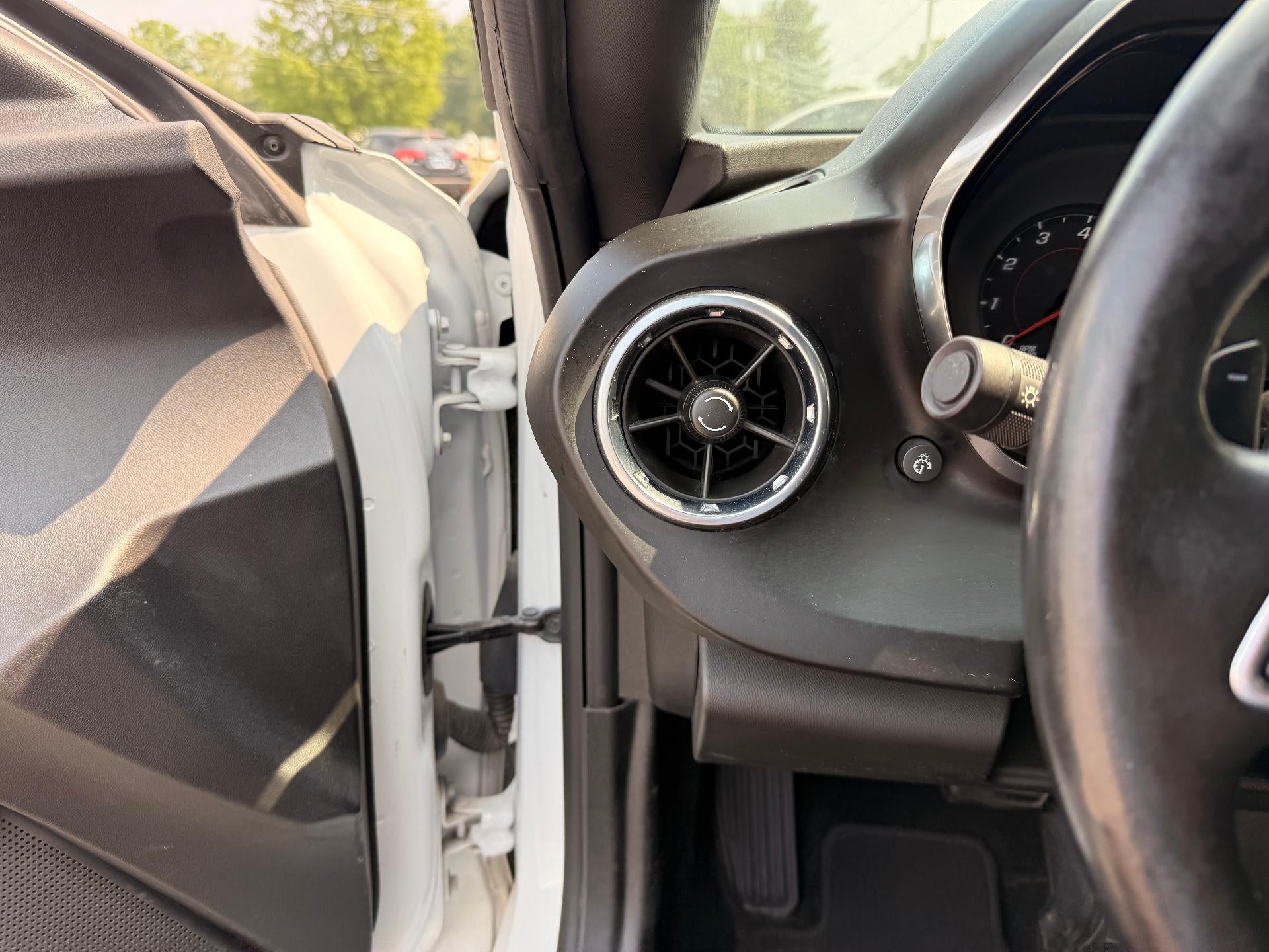 2021 Chevrolet Camaro 2dr Coupe LT1