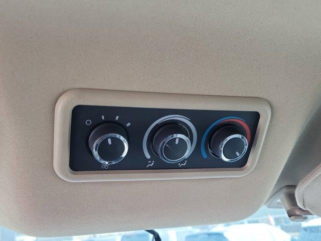 2023 Chevrolet Express Passenger 3500 3500 Extended Wheelbase Rear-Wheel Drive 1LS