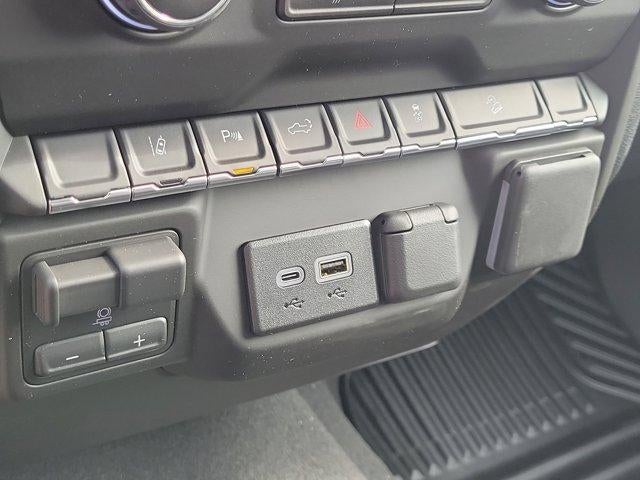 2026 Chevrolet Silverado 2500 HD Crew Cab Standard Box 4-Wheel Drive Custom