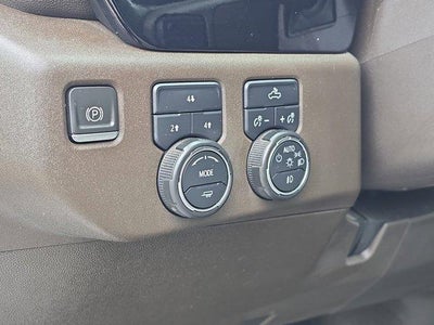 2024 Chevrolet Silverado 3500 HD Crew Cab Standard Box 4-Wheel Drive LT