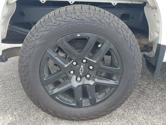 2023 Chevrolet Silverado 1500 Crew Cab Short Box 4-Wheel Drive Custom