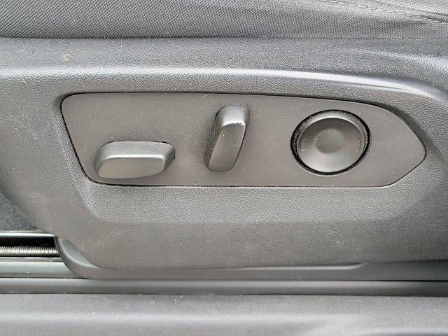 2022 Chevrolet Silverado 1500 Crew Cab Short Box 4-Wheel Drive LT 2FL