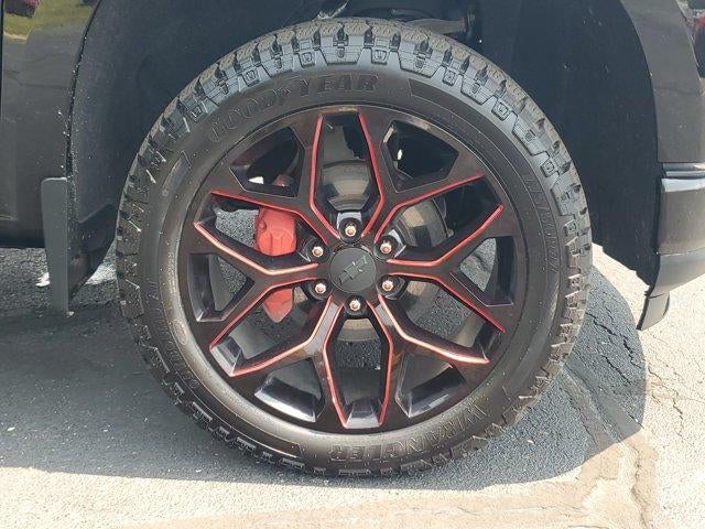 2019 Chevrolet Silverado 1500 Crew Cab Short Box 4-Wheel Drive Custom