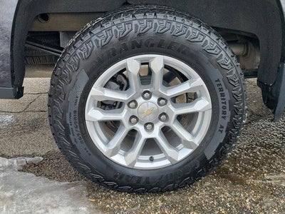 2022 Chevrolet Silverado 1500 Double Cab Standard Box 4-Wheel Drive LT 1LT