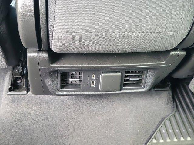 2022 Chevrolet Silverado 1500 Double Cab Standard Box 4-Wheel Drive LT 2FL