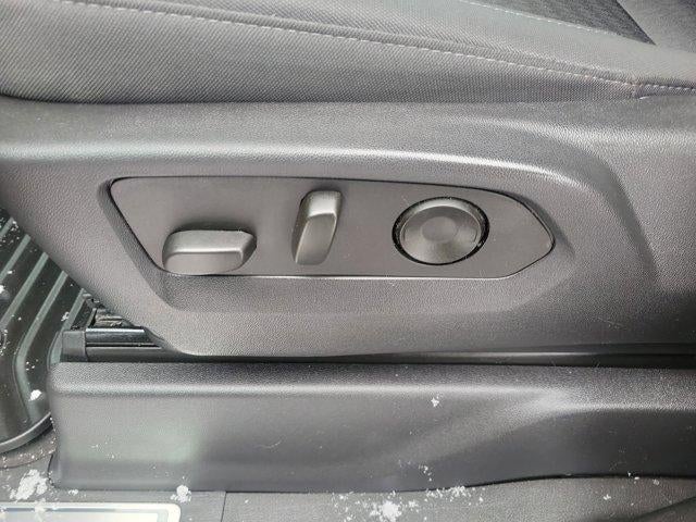 2022 Chevrolet Silverado 1500 Crew Cab Short Box 4-Wheel Drive LT 1LT