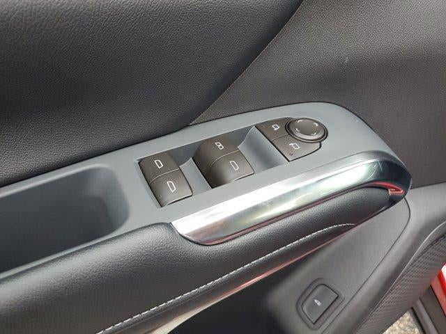 2027 Chevrolet Traverse LT w/2LT