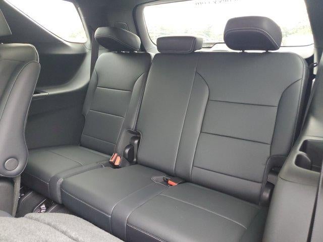 2027 Chevrolet Traverse LT w/2LT