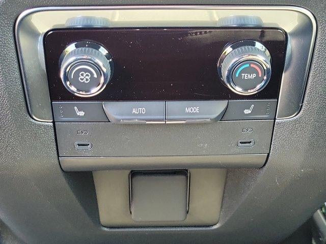 2026 Chevrolet Suburban 4WD LT