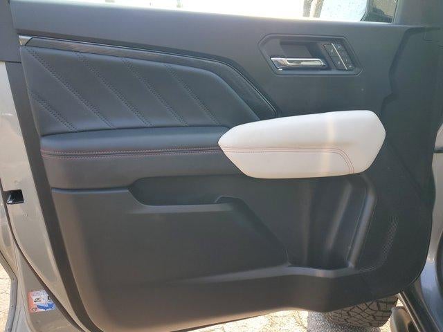 2025 GMC Canyon Crew Cab Short Box 4-Wheel Drive AT4